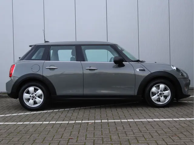 MINI One | Navigatiesysteem 2019 Benzine 17