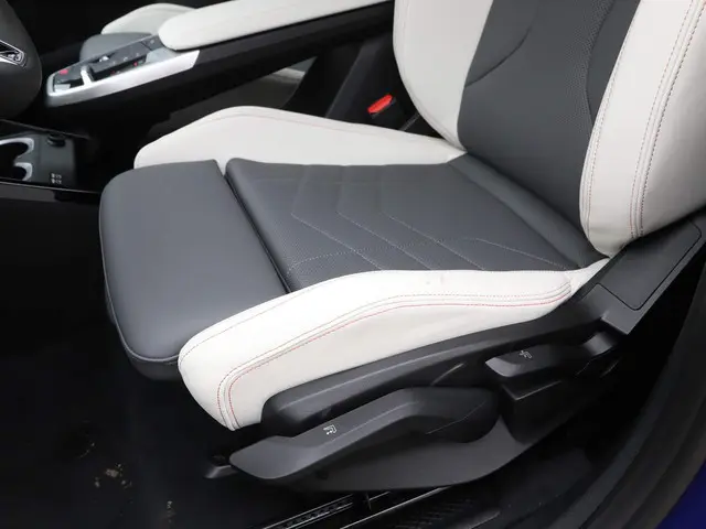BMW X2 sDrive20i Launch Edition 2024 Benzine 15
