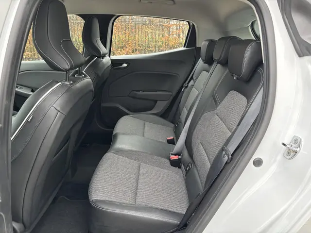 Renault Clio 1.0 TCe Intens 2021 Benzine 26