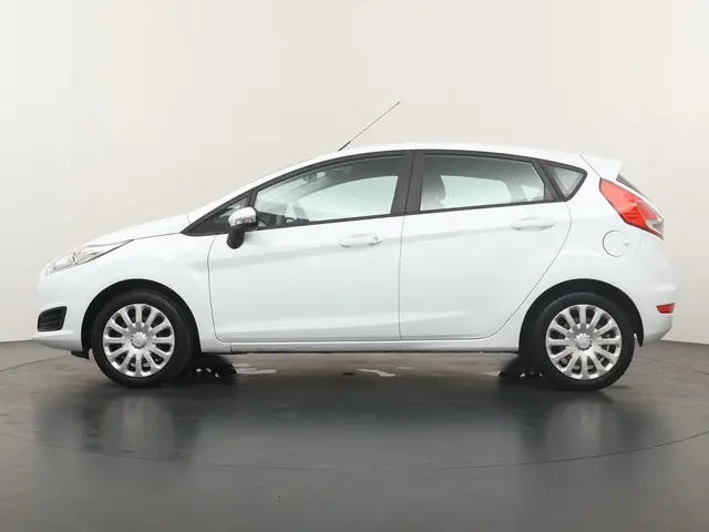 Ford Fiesta 1.0 Style 2015 Benzine 2