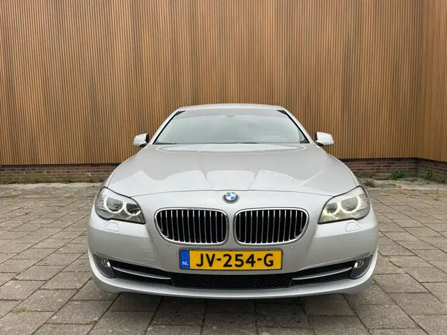 BMW 5 Serie Touring 520i Executive 2013 Benzine 3