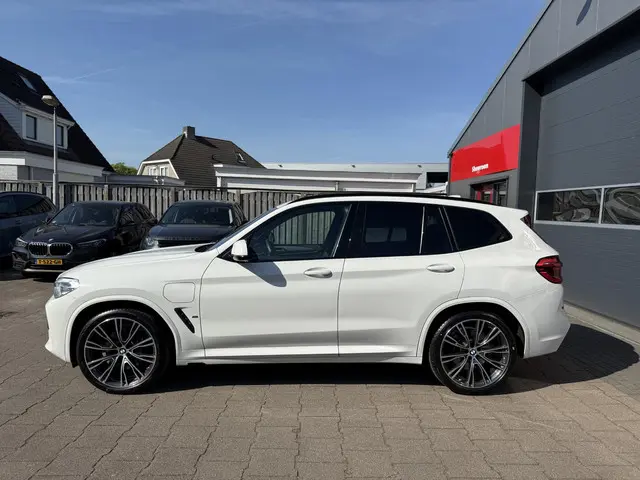 BMW X3 xDrive30e M-Sport 2021 Hybride Benzine 4