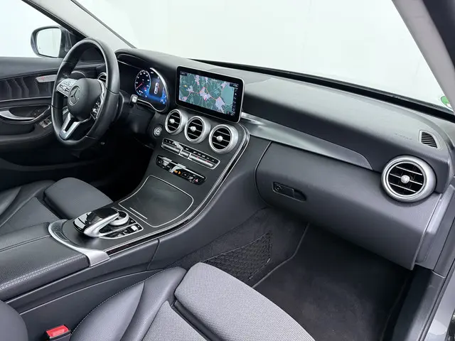 Mercedes-Benz C-Klasse 200 Avantgarde 2019 Benzine 38