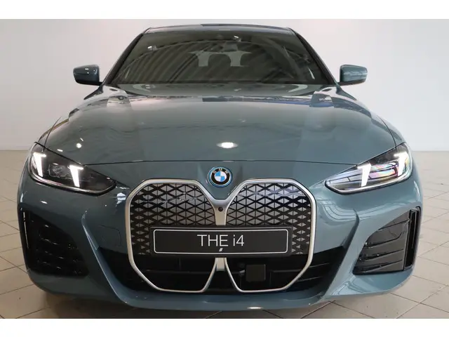 BMW i4 eDrive35 2025 Elektrisch 4
