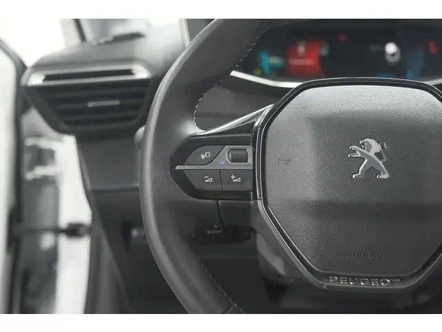 Peugeot 208 PureTech 100 EAT8 Allure Pack 2022 Benzine 31