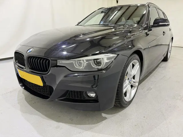 BMW 3 Serie Touring 318i M Sport Aut8 2019 Benzine 53