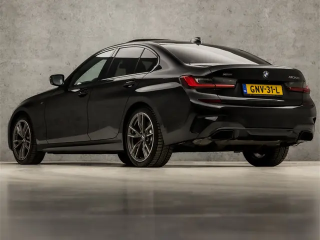 BMW 3 Serie M340i xDrive High Executive 2021 Benzine 3