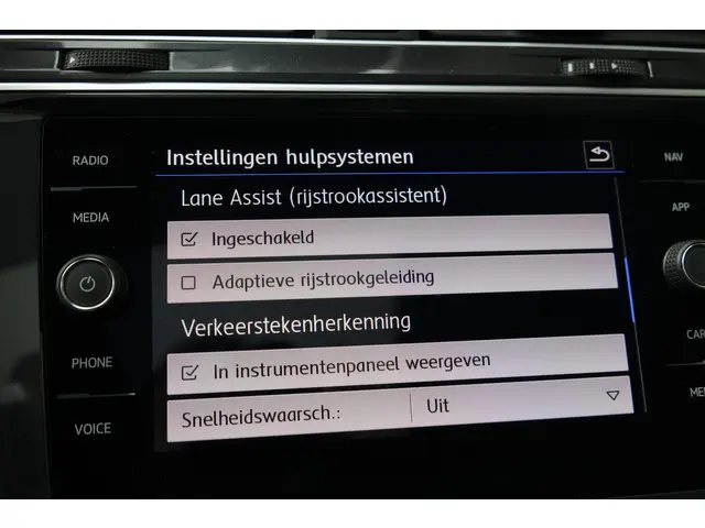 Volkswagen Tiguan 1.5 TSI R-Line Highline 2021 Benzine 34