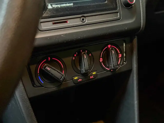 Volkswagen Polo 1.0 Comfortline 2014 Benzine 19