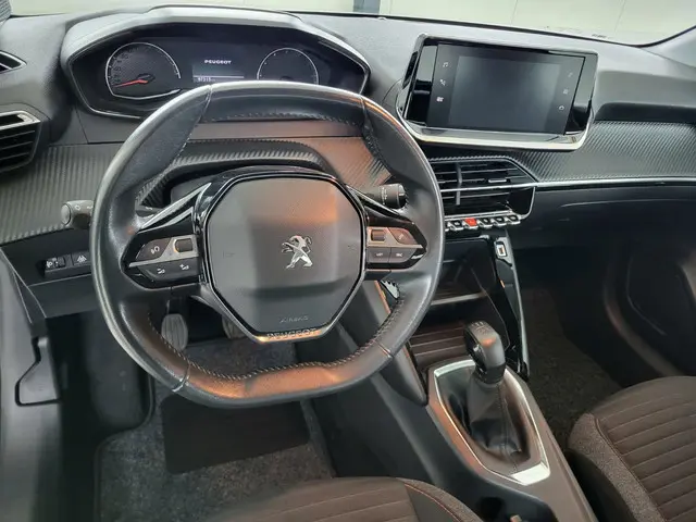 Peugeot 208 1.2 PureTech Active Pack 2022 Benzine 12