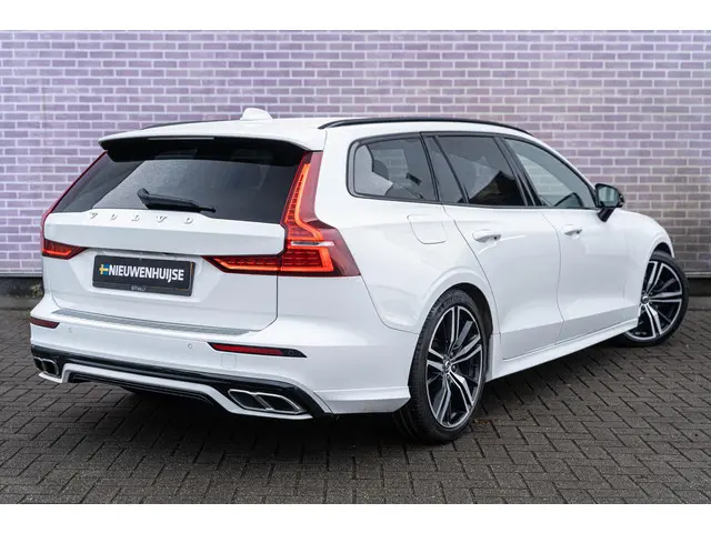 Volvo V60 2.0 B4 R-Design 2020 Benzine 15