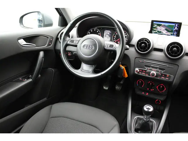 Audi A1 1.0 TFSI Adrenalin 2016 Benzine 28