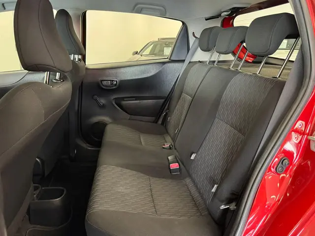 Toyota Yaris 1.0 VVT-i Now 2014 Benzine 8
