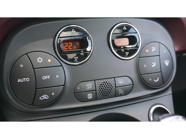 Fiat 500 1.0 69pk Hybrid Dolcevita Edition 2020 Benzine 23