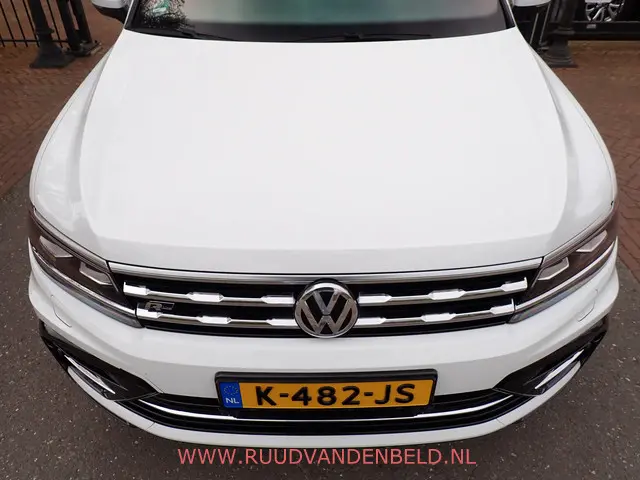 Volkswagen Tiguan Allspace 1.5 TSI R-LINE 2021 Benzine 37