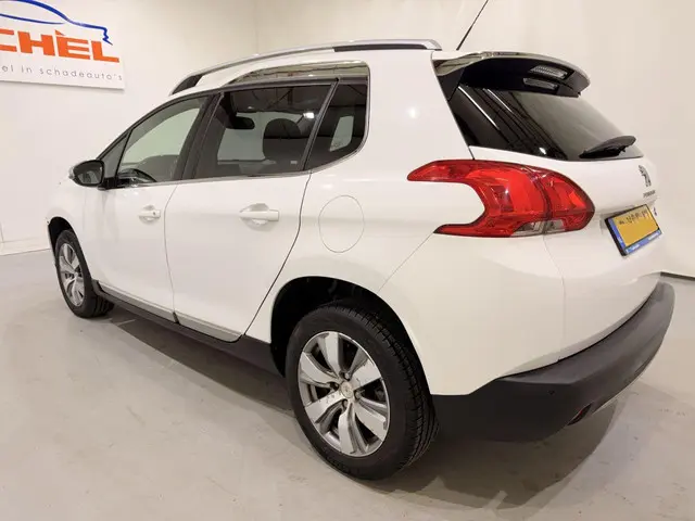 Peugeot 2008 1.2 PureTech Allure Automaat 2014 Benzine 4