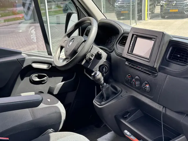 Renault Master T35 2.3 dCi 135 L2H2 Comfort 2022 Diesel 7
