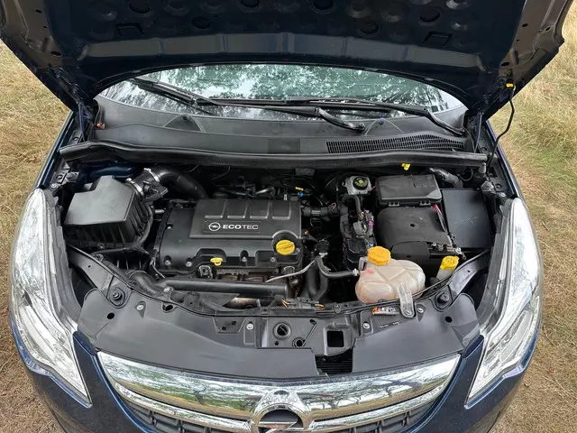 Opel Corsa 1.4-16V Cosmo apk t/m 31-01-2026 2013 Benzine 16
