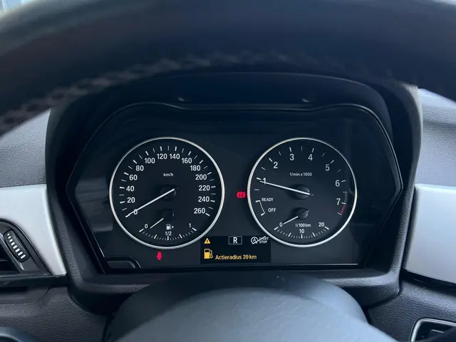 BMW X1 sDrive18i Centennial Executive 2017 Benzine 18