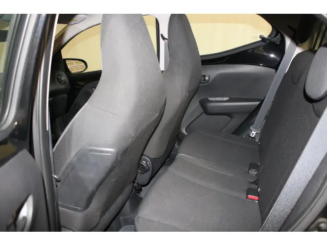 Toyota Aygo 1.0 VVT-i x-fun 2022 Benzine 9