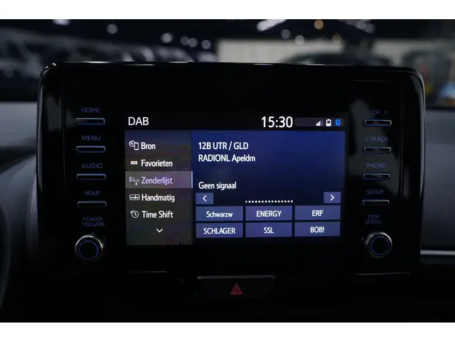 Toyota Yaris 1.5 Hybrid Dynamic 2021 Hybride Benzine 32