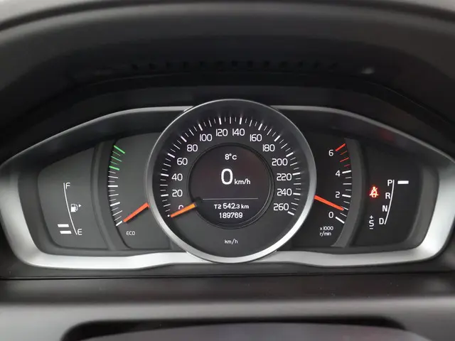 Volvo XC60 2.0 D4 180 PK AUT. EURO 6 - ORIG. NL 2014 Diesel 35