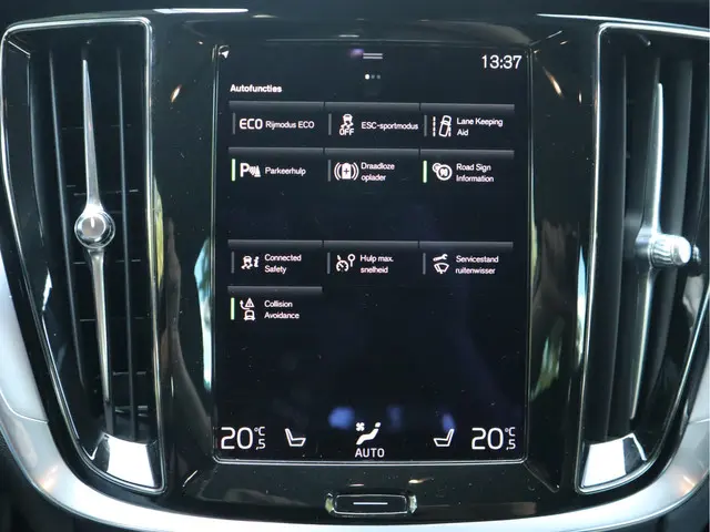 Volvo V60 2.0 B3 Momentum 2022 Benzine 34