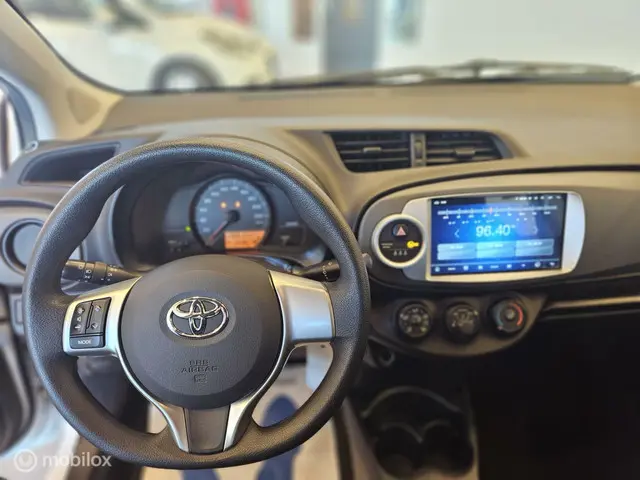 Toyota Yaris 1.0 VVT-i Now 2014 Benzine 9