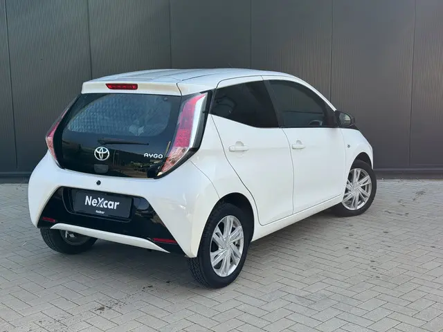 Toyota Aygo X-CITE Carplay|5-deurs|Cruise|LM| 2015 Benzine 18