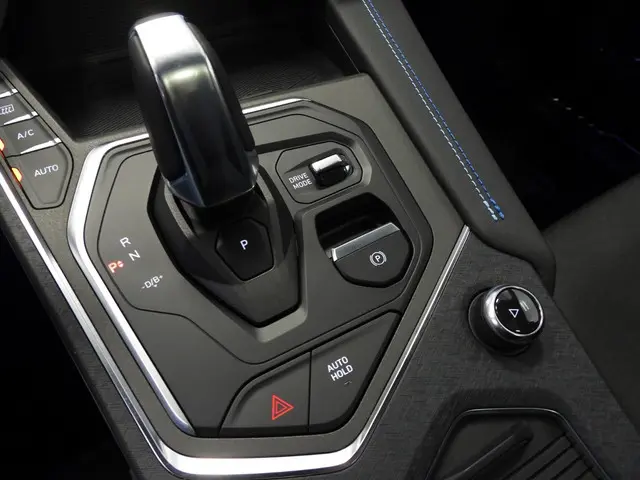 Lynk & Co 01 1.5 PHEV BlackLine 2023 Hybride Benzine 21