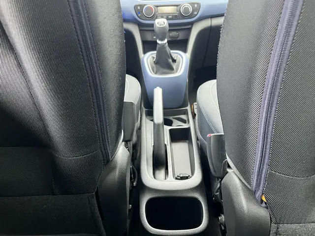 Hyundai i10 1.0i i-Motion Comfort 2015 Benzine 23