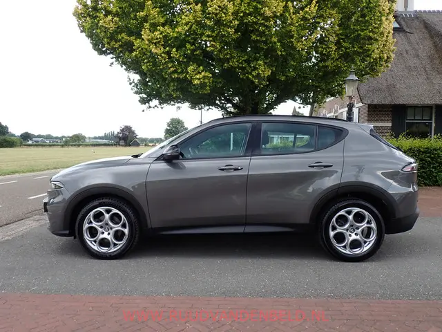 Alfa Romeo Tonale 1.5T Hybrid Sprint 2023 Hybride Benzine 6