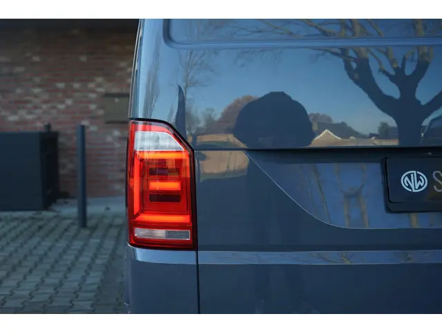 Volkswagen Transporter 2.0 TDI 2018 Diesel 11