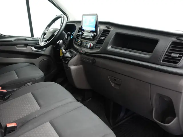 Ford Transit Custom 300 L2H1 Trend 2023 Diesel 46