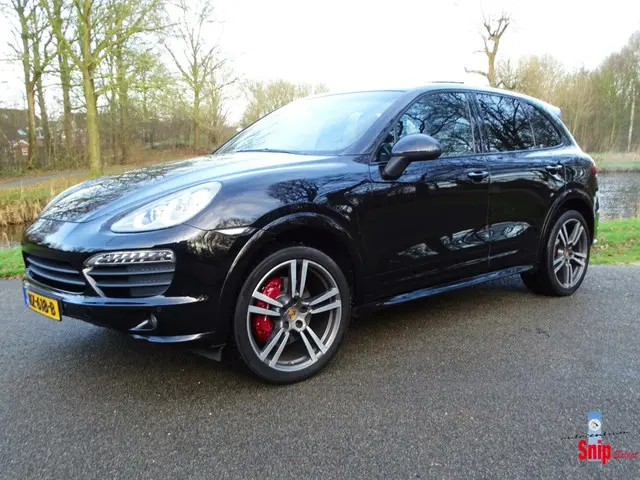 Porsche Cayenne 4.8 S in zeer mooie staat. 2012 Benzine 10