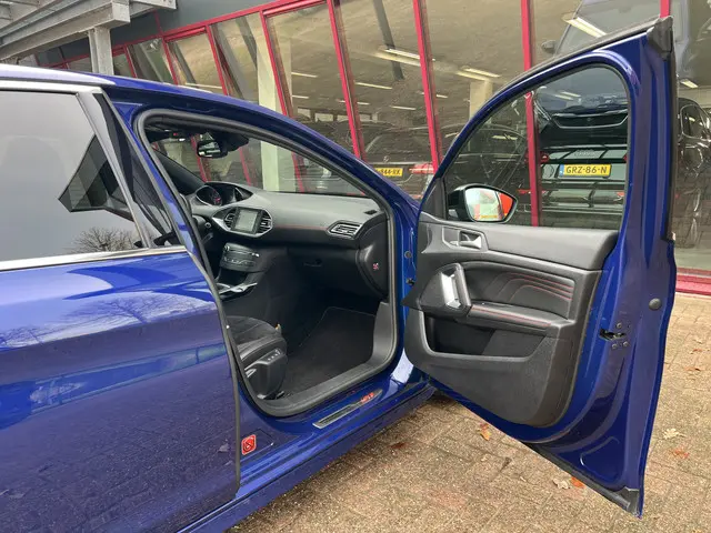 Peugeot 308 1.6 e-THP GTi 250 2016 Benzine 30