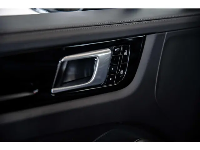 Porsche Cayenne 3.0 E-Hybrid 2021 Hybride Benzine 35