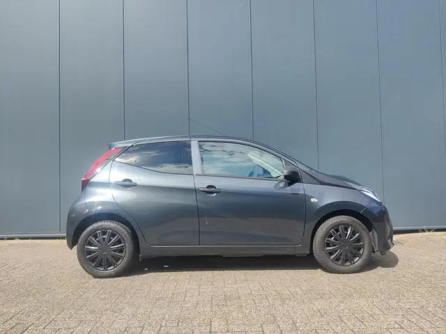 Toyota Aygo 1.0 VVT-i x-fun 2018 Benzine 7