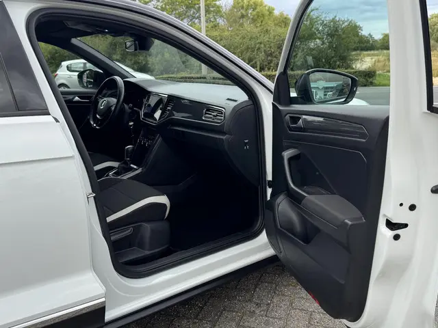 Volkswagen T-Roc 1.5 TSI Sport 2018 Benzine 23