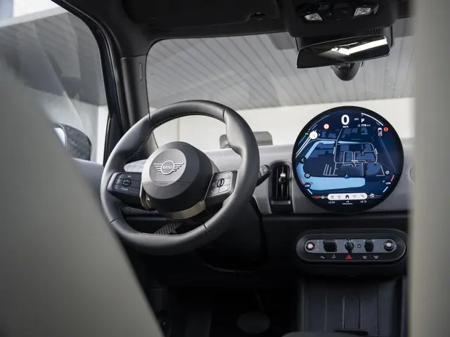 MINI 5-Deurs C 2025 Benzine 18