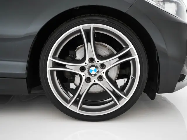 BMW 2 Serie Cabrio 220d Sport M-Sportpack 2016 Diesel 26