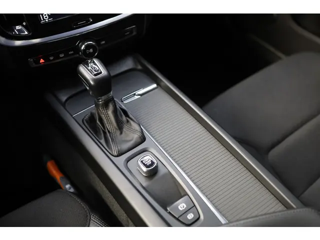 Volvo V60 2.0 T5 Momentum | 2018 Benzine 20
