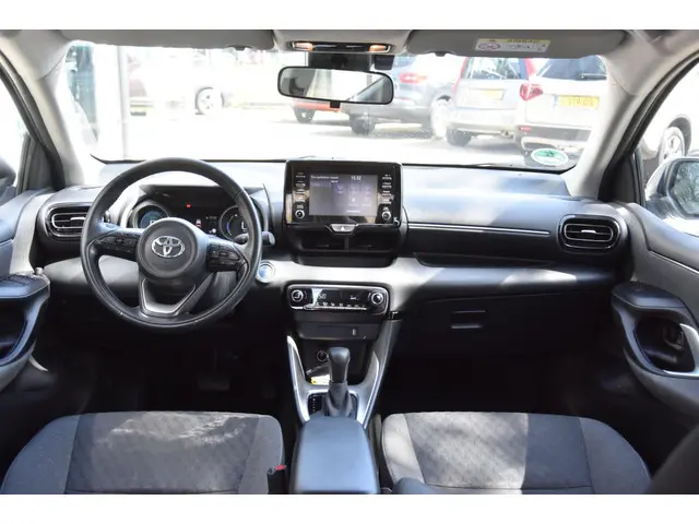 Toyota Yaris 1.5 Hybrid automaat 2022 Hybride Benzine 21
