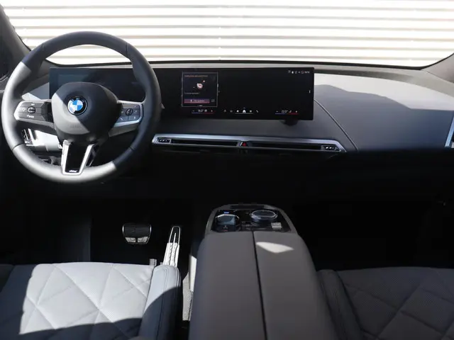 BMW iX xDrive45 2025 Elektrisch 11