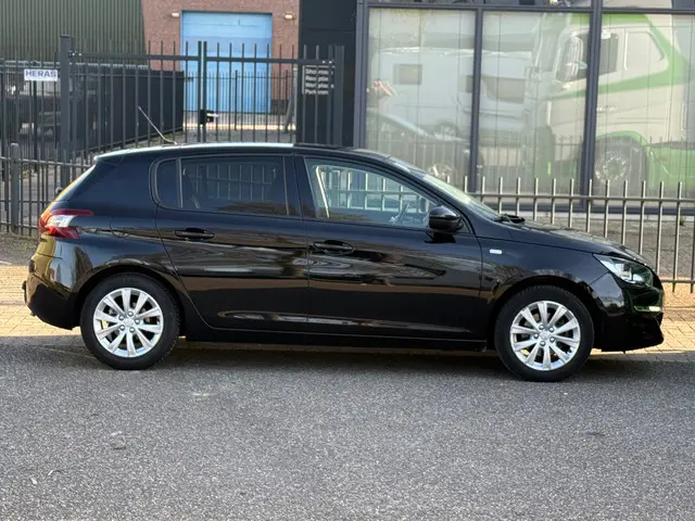 Peugeot 308 1.2 PureTech Style 2016 Benzine 6