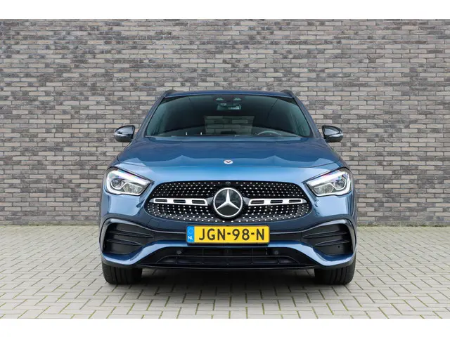 Mercedes-Benz GLA 250 e AMG Line 2022 Hybride Benzine 64