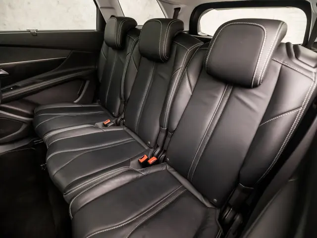 Peugeot 5008 1.2 PureTech Sport 7 Persoons 2020 Benzine 18