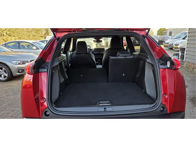 Peugeot 2008 1.2 PureTech GT Pack 2021 Benzine 28