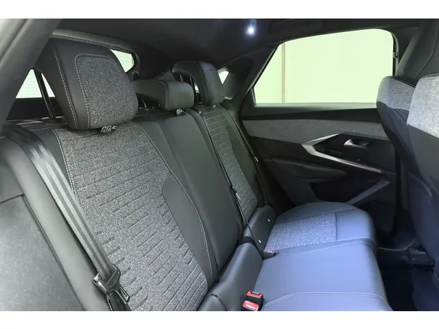 Peugeot 3008 1.2 Hybrid 145 Allure 2025 Hybride Benzine 14