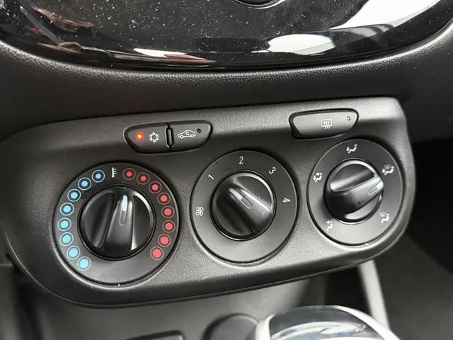 Opel Corsa 1.4 Online Edition 2018 Benzine 12